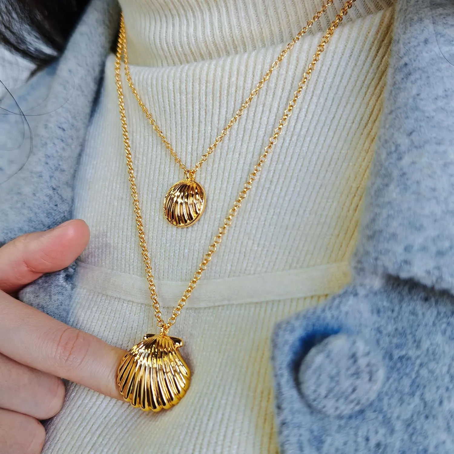 Gold Seashell Pendant Necklace for Women Shell Charm Necklaces Summer Beach Necklaces Vacation Jewelry