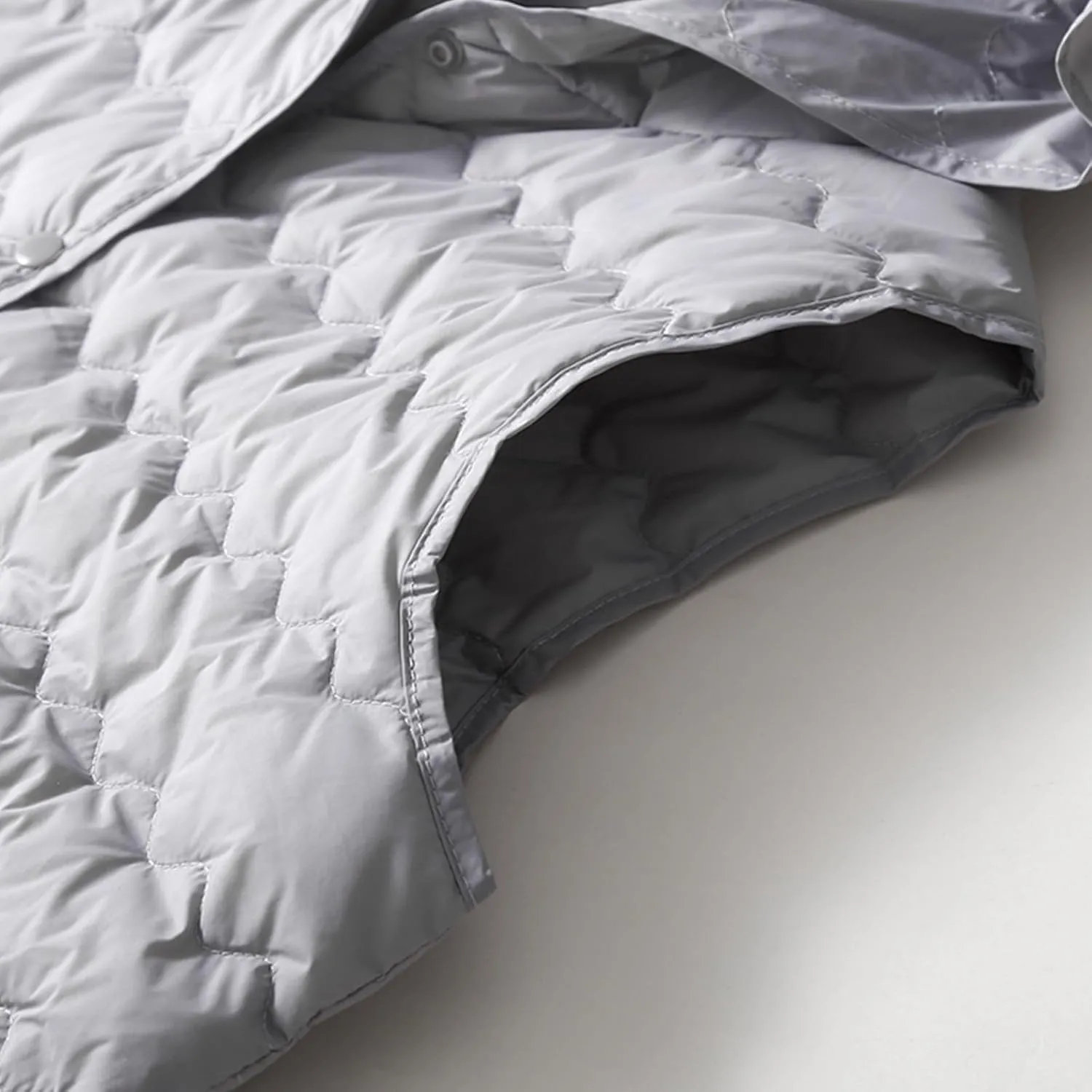 HGps8w Womens Winter Quilted Hooded Puffer Vest Lightweight Padded Gilet Sleeveless Puffy Jackets Down Coats with Pockets