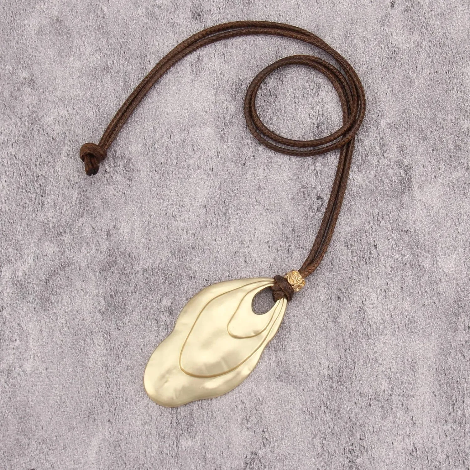 Leather Long Necklaces for Women Chunky Necklaces Boho Retro Pendant Necklace Adjustable Rope Women's Jewelry