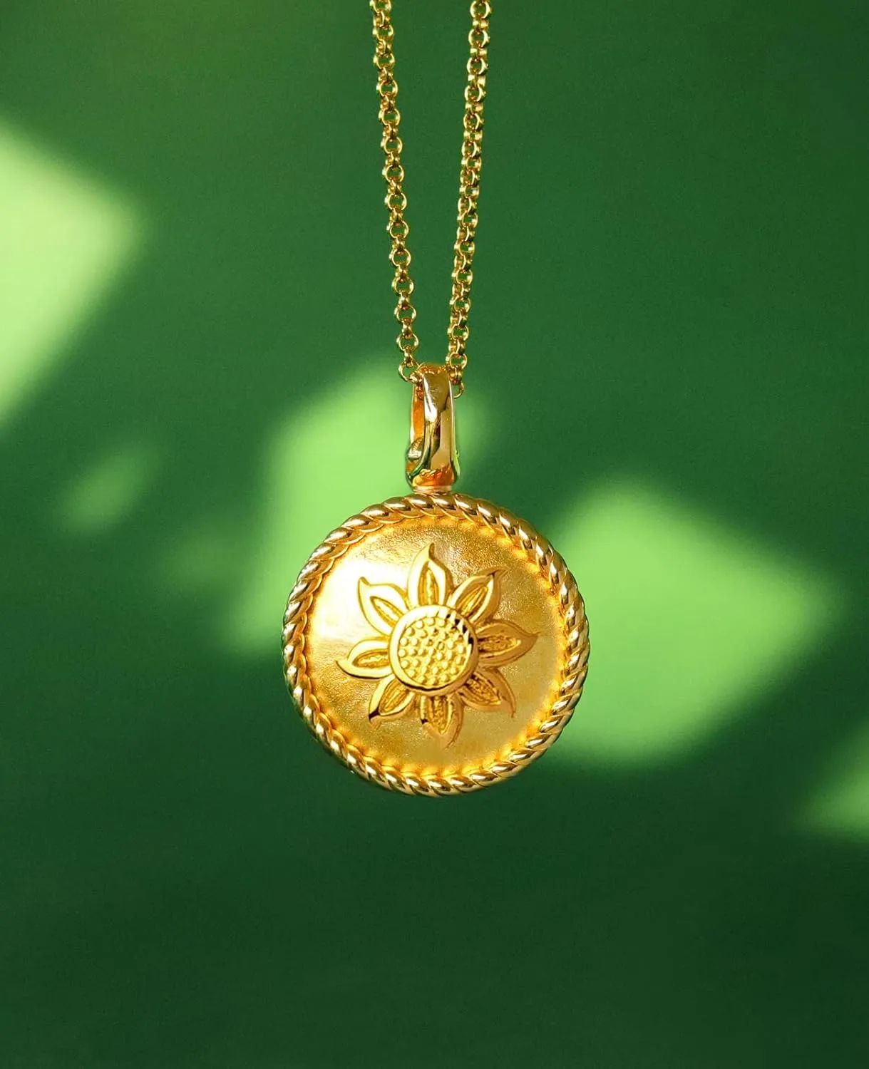 YOUFENG Expanding Photo Locket Necklace that Holds 4 Pictures Pendant Lockets 14K Real Gold Plated Birthday Gifts